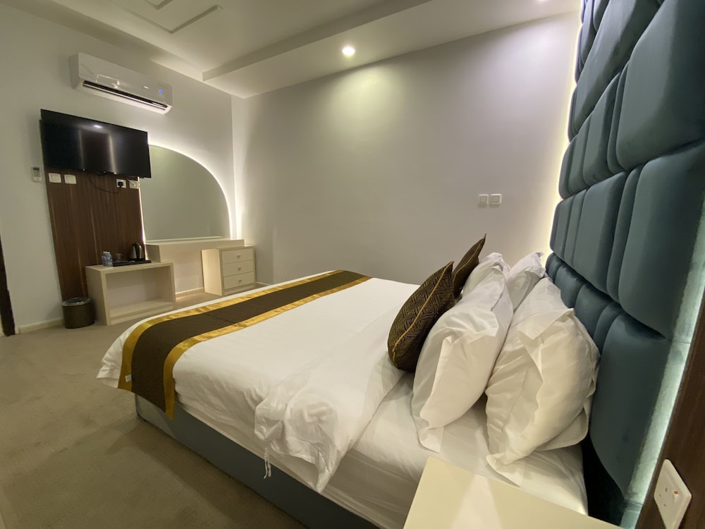 فندق قصر العرين - طريق المدينة(Areen Palace Hotel - Almadina Road) 12/39