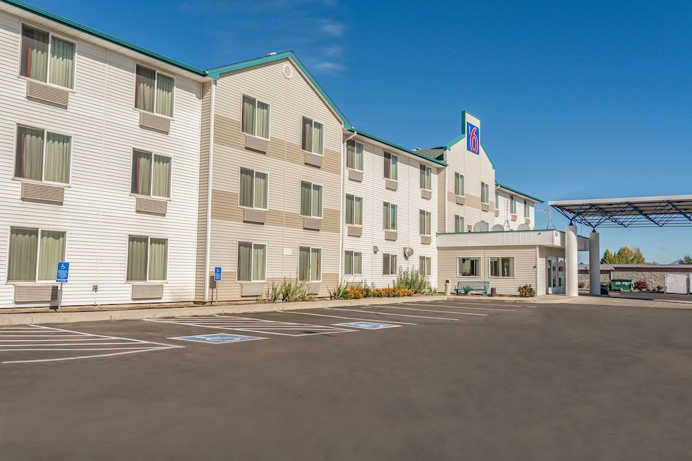 Motel6 Redmond, OR 33/39