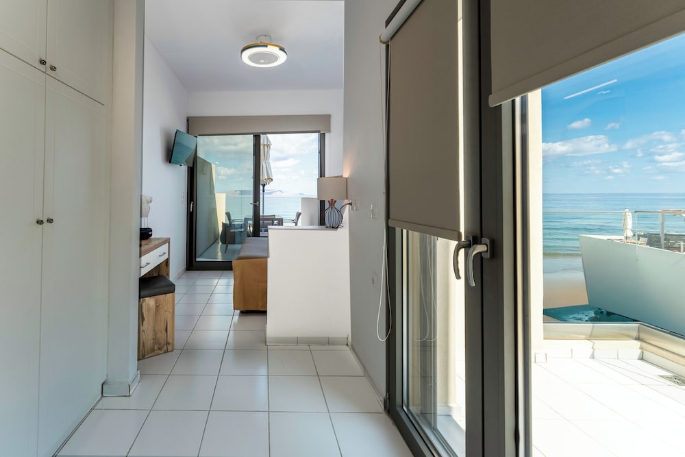 Almare Beach Hotel 20/50