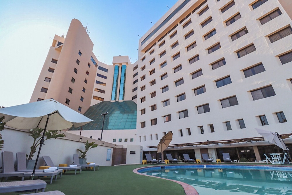 Corona Plaza Hotel 7/70