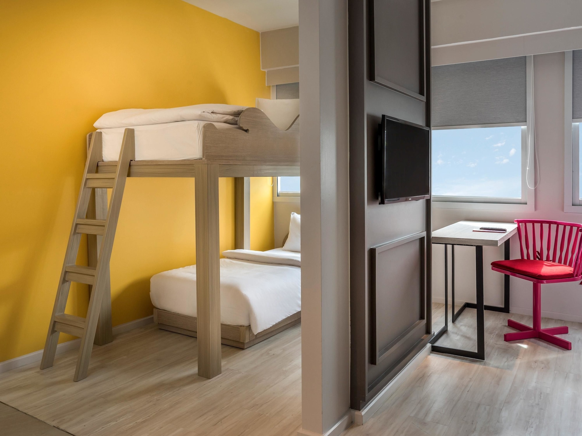 غرفة عائلية بسرير مزدوج وسرير بطابقين، Ibis Styles Phuket City 6/10