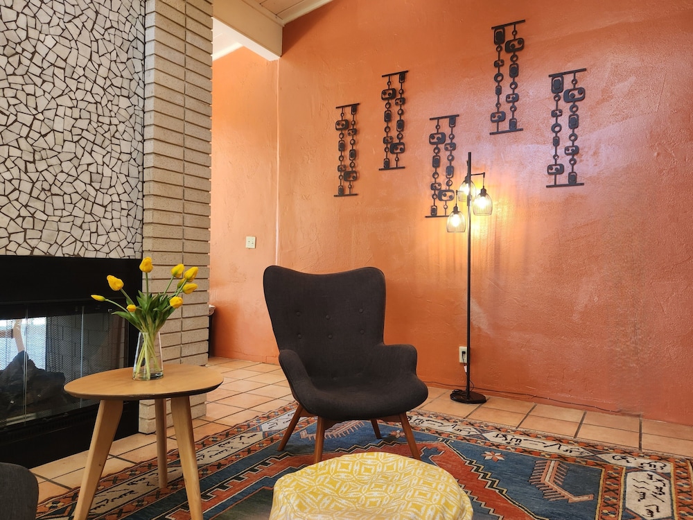 Contenta Inn 20/66