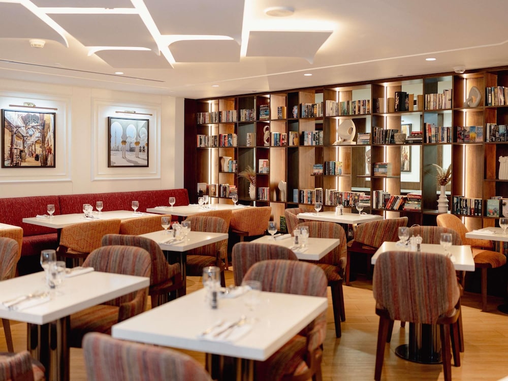 Movenpick Hotel Apartments Downtown Dubai 51/64