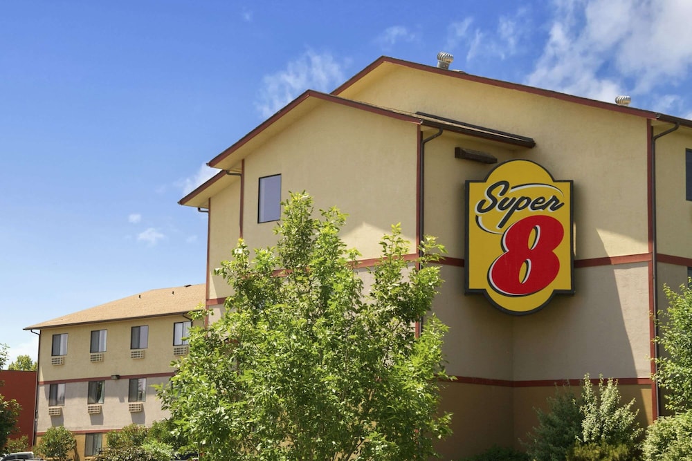 Super 8 By Wyndham Kennewick 1/21
