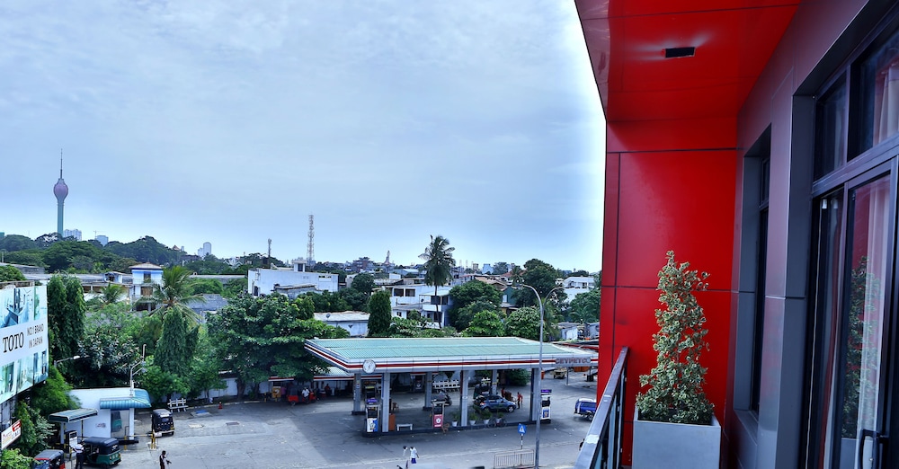 Earl's Red in COLOMBO