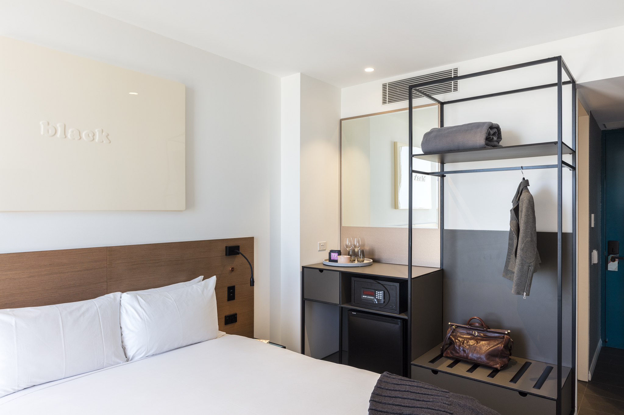 ECONOMY, QUEEN BED