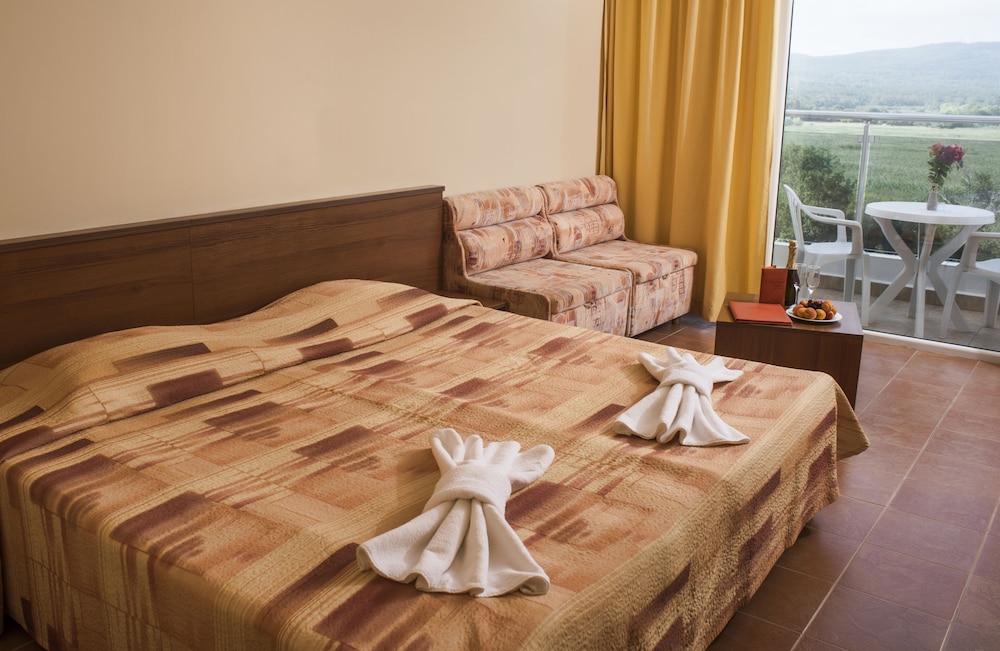 Plamena Palace 9/50
