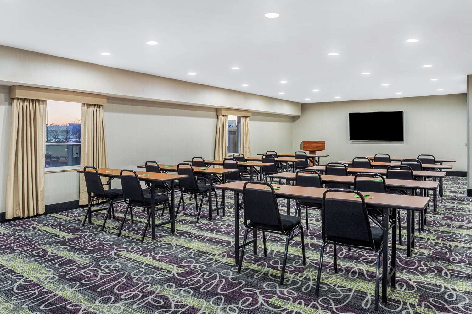 La Quinta Inn Suites Rockford 45/54