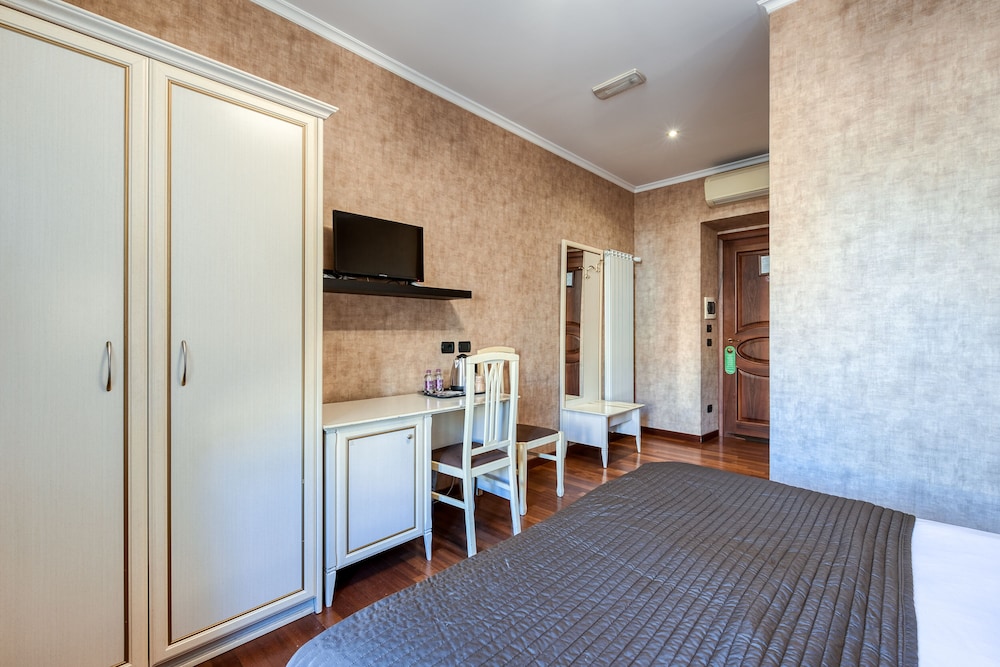 B B Le Suite Di Via Catone 42/69
