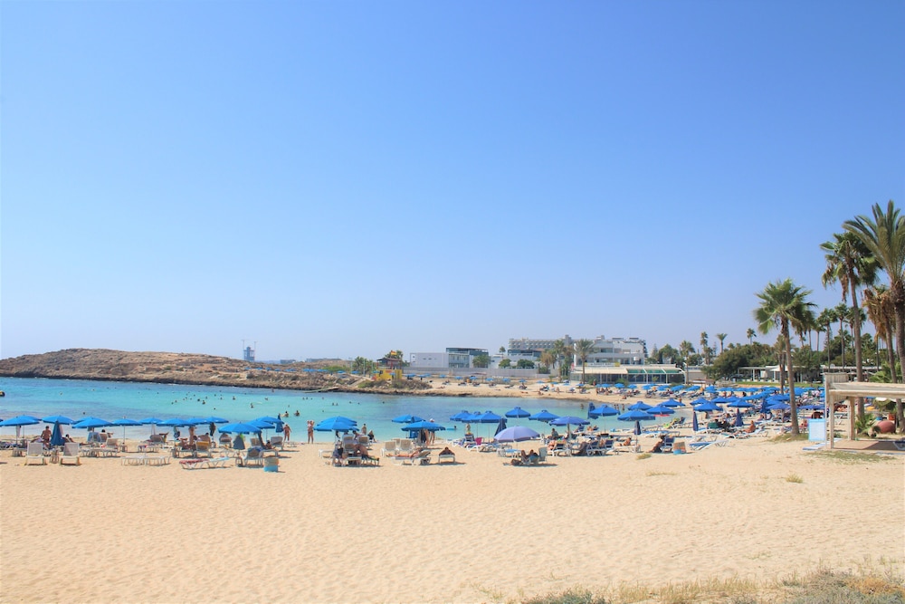Tasia Maris Sands Beach Hotel - Adults Only 44/50