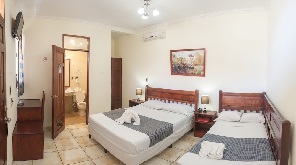 El Almirante Hotel 11/47