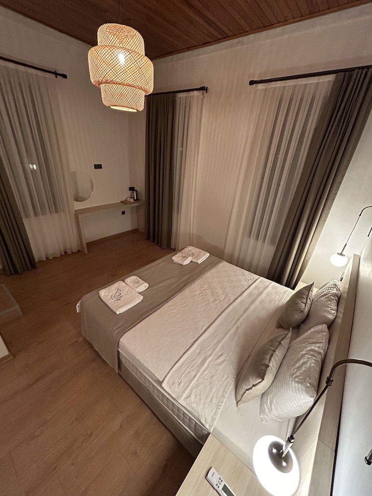 La Luna Otel Cunda 15/50