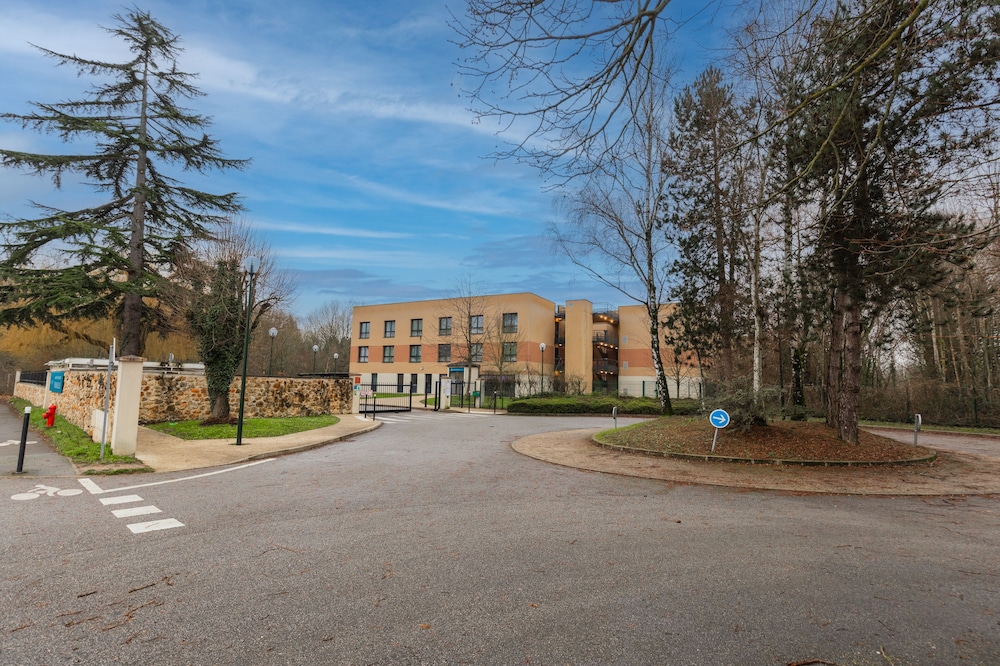 Hotel Residence Zenitude Magny Les Hameaux Versailles 40/49