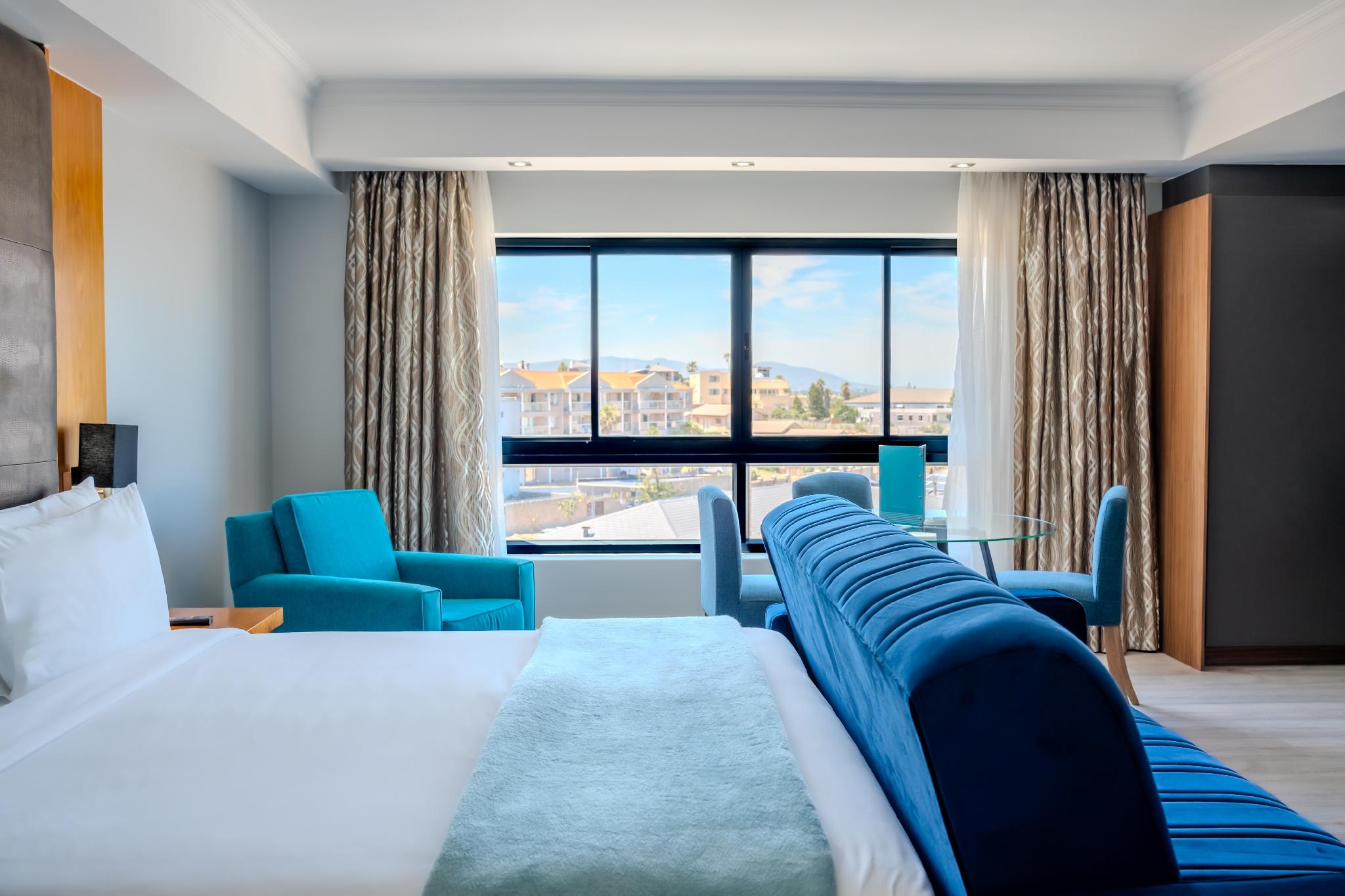 Family, King Bed, Partial Sea View
