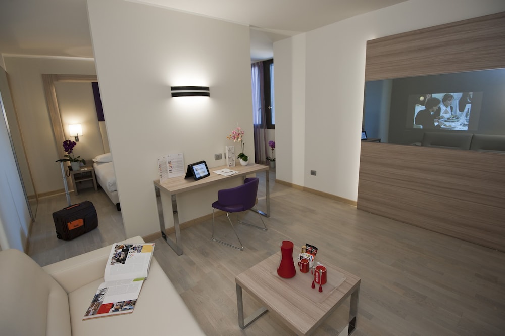 AS Hotel Limbiate Fiera 53/80