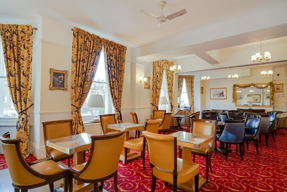 Oyo the Palm Court Hotel 33/42