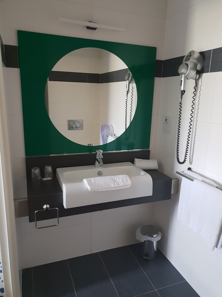 غرفة قياسية بسريرين منفصلين، Ibis Styles Marseille Plan De Campagne 5/5