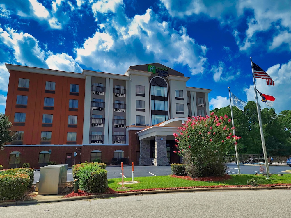 Holiday Inn Express Hotel Suites Wilson Downtown 1/37