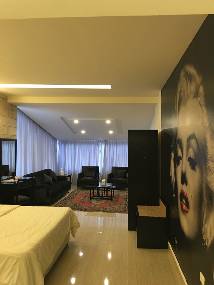 PLATINUM HOTEL 28/45