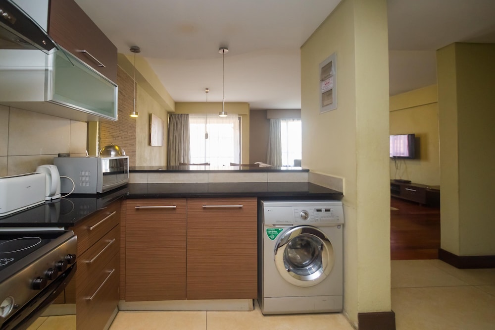 Taarifa Suites 10/50
