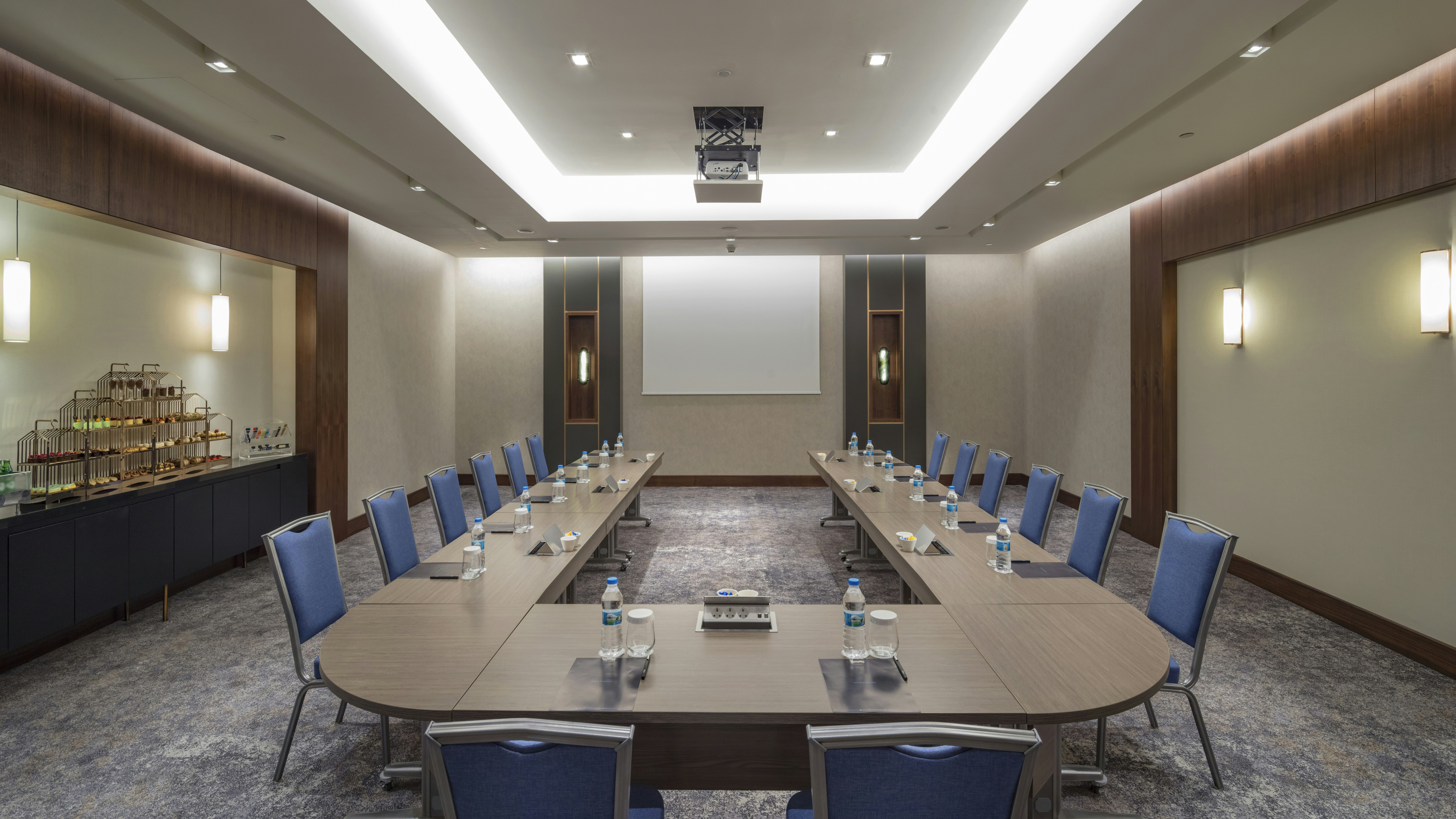 Hilton Istanbul Maslak 76/82