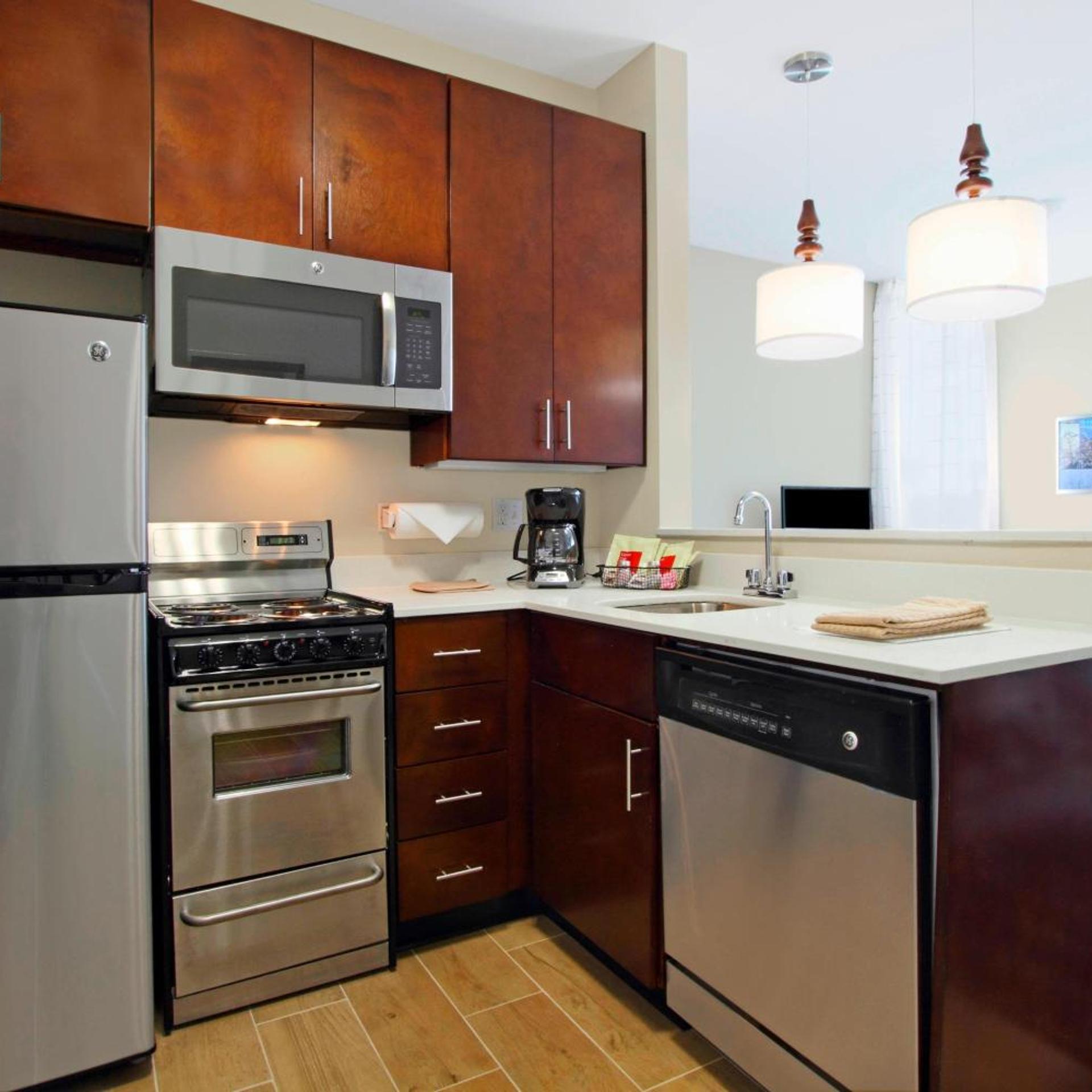 2 Bedrooms, 2 Rooms, Suite