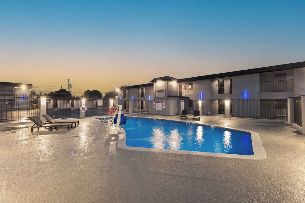 GuestHouse Extended Stay Laredo 28/42
