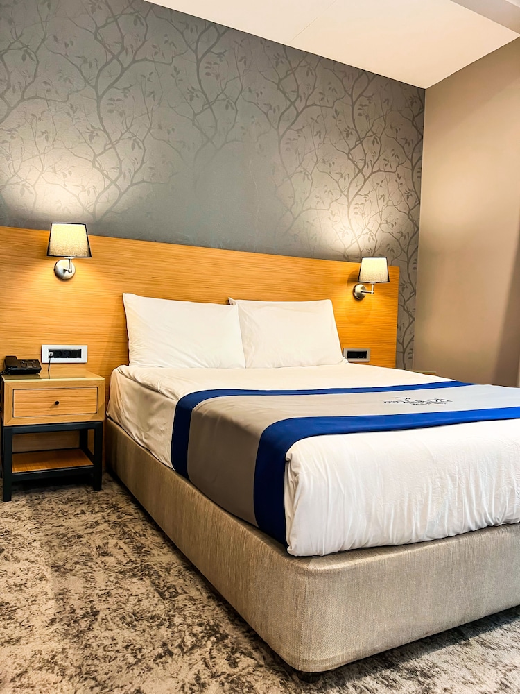 DELUXE, DOUBLE BED, ANNEX