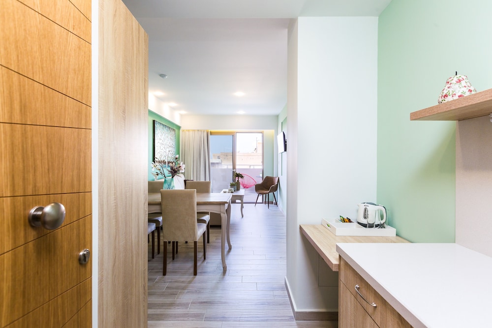 Menta City Boutique Hotel 66/67