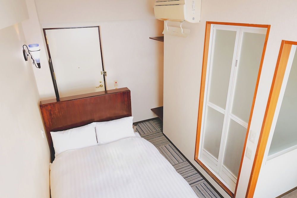 Van Cortlandt Hotel 13/48