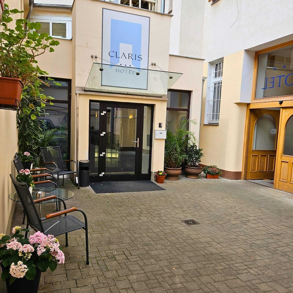 Claris Hotel 52/62