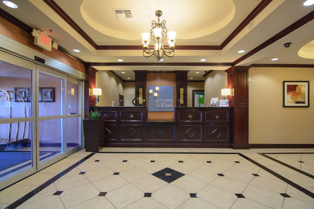 Holiday Inn Express Hotel Suites Terrell 11/64