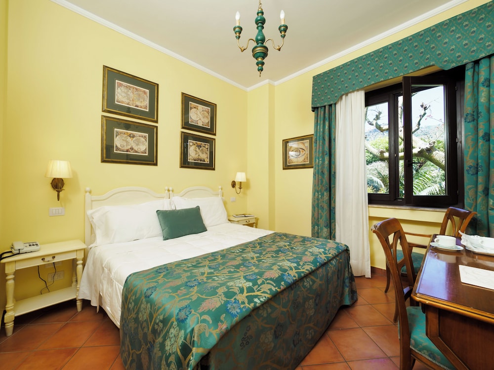 STANDARD, SINGLE, DOUBLE BED, COURTYARD VIEW