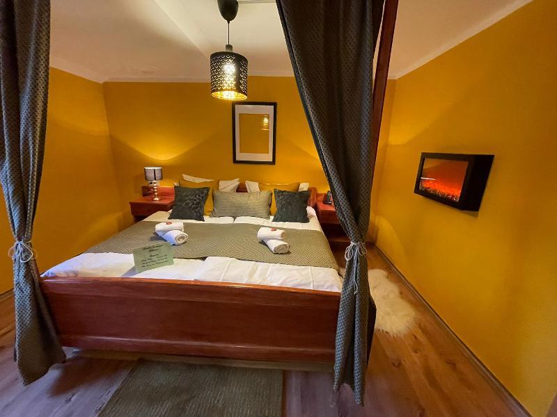 Studio, Apartment, King Bed, Small