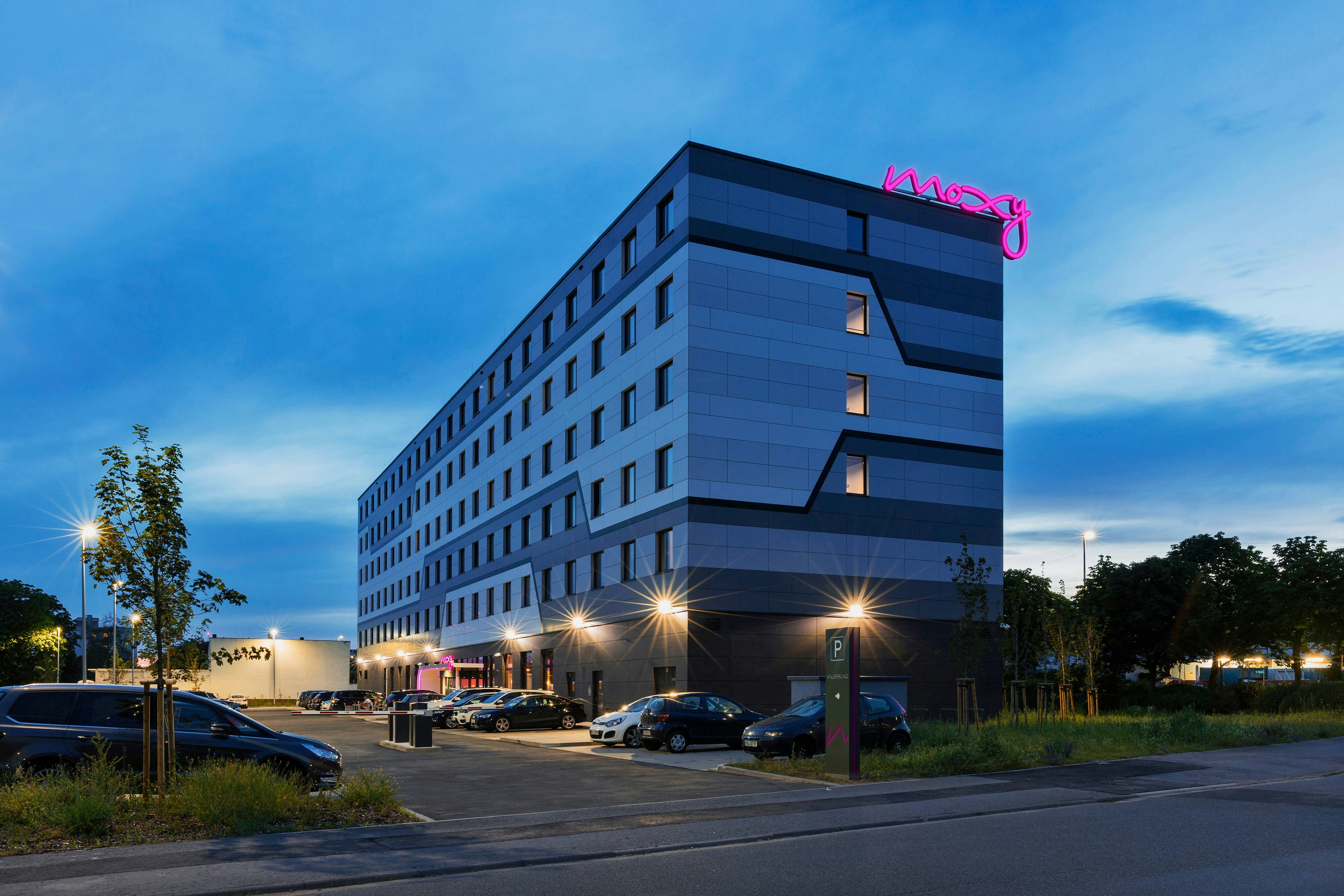 Moxy Frankfurt Airport Kelsterbach 3/37