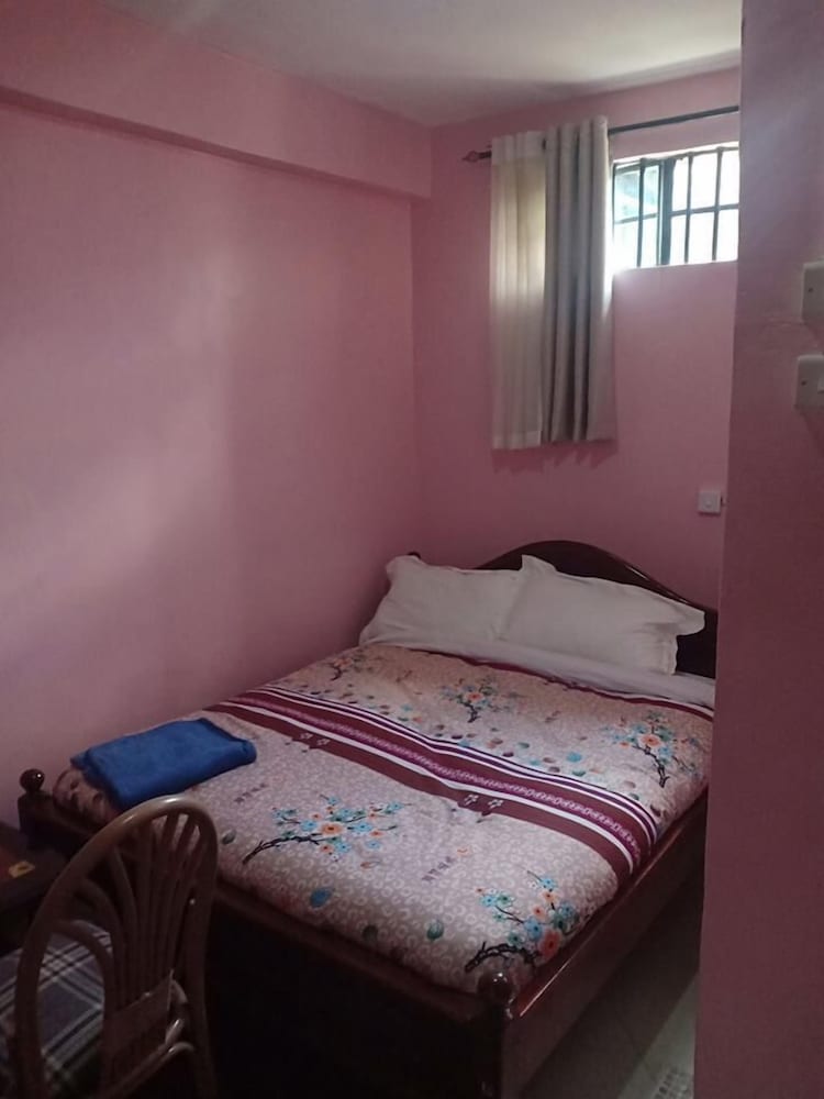 COMFORT, TWIN BEDS