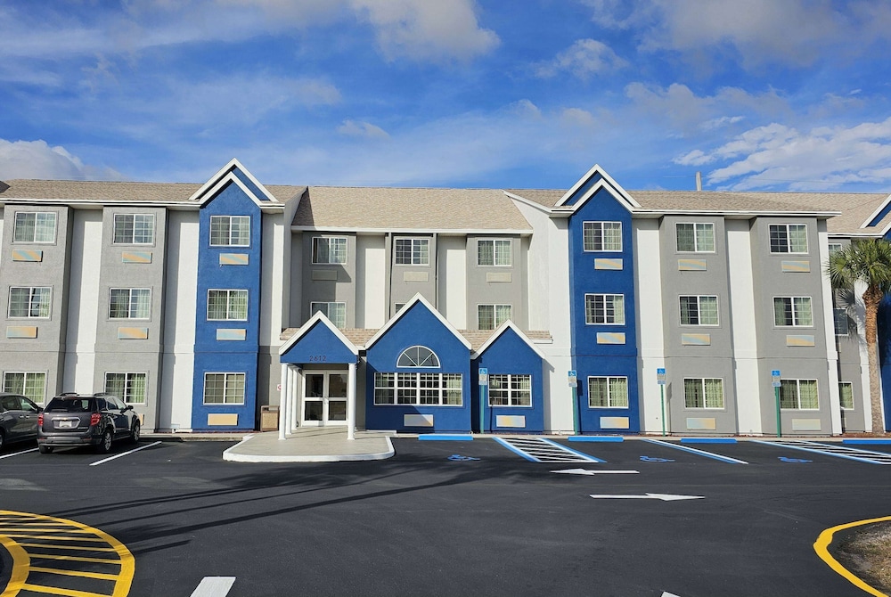 Microtel Inn & Suites By Wyndham Bushnell 22/24