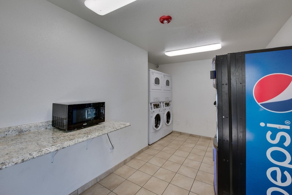 Motel6 Columbus, OH - West 12/58