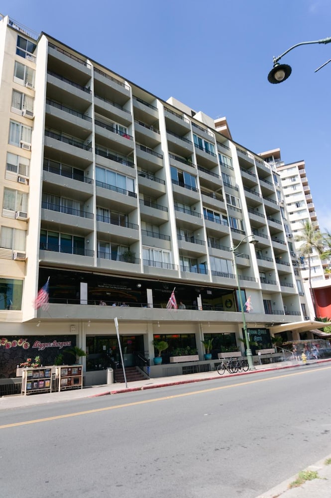 Castle Waikiki Grand Hotel 8/70