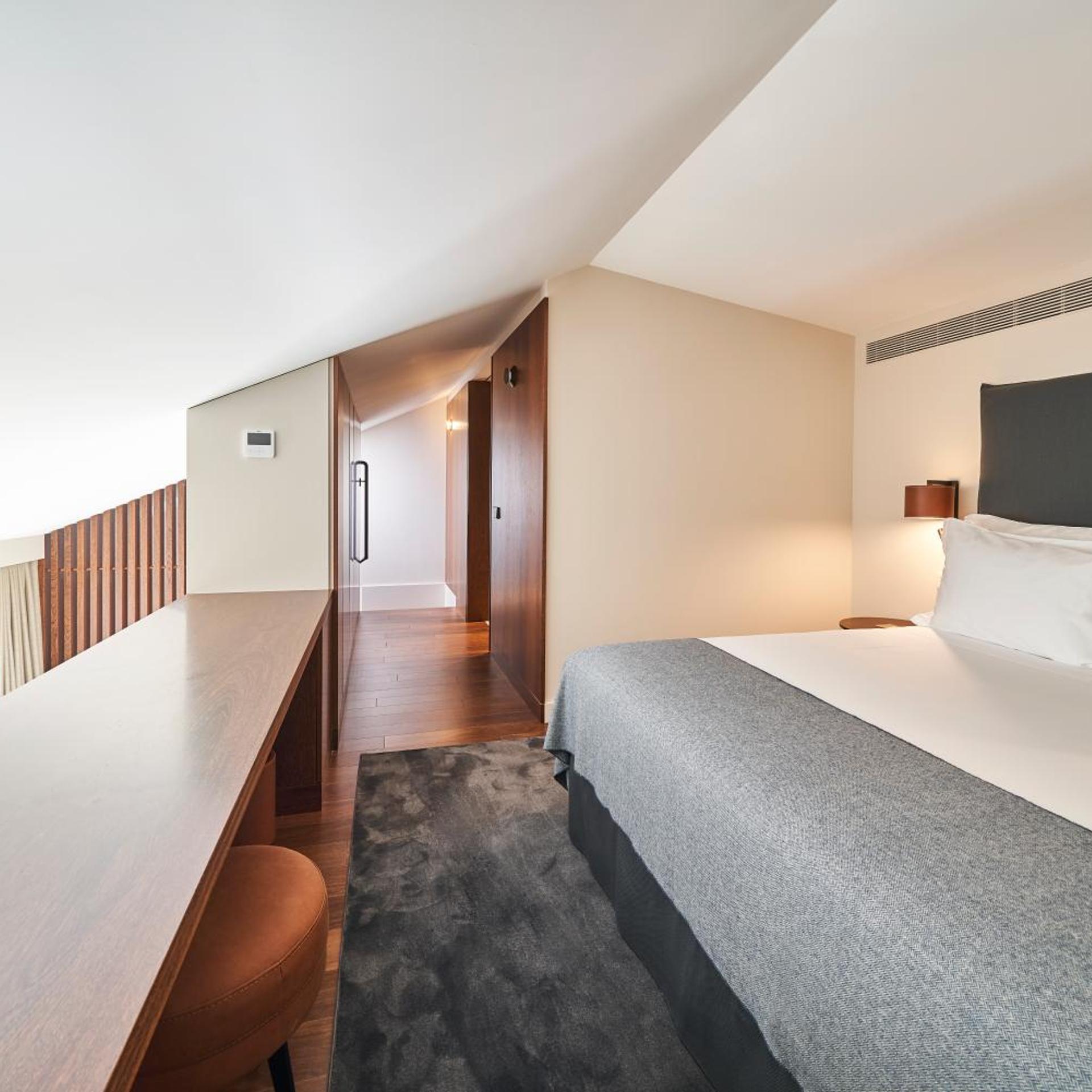 Duplex, Suite, Top Floor