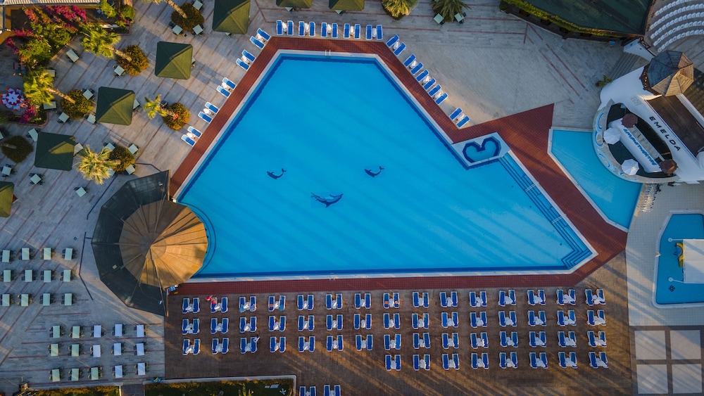 Emelda Sun Club 50/52