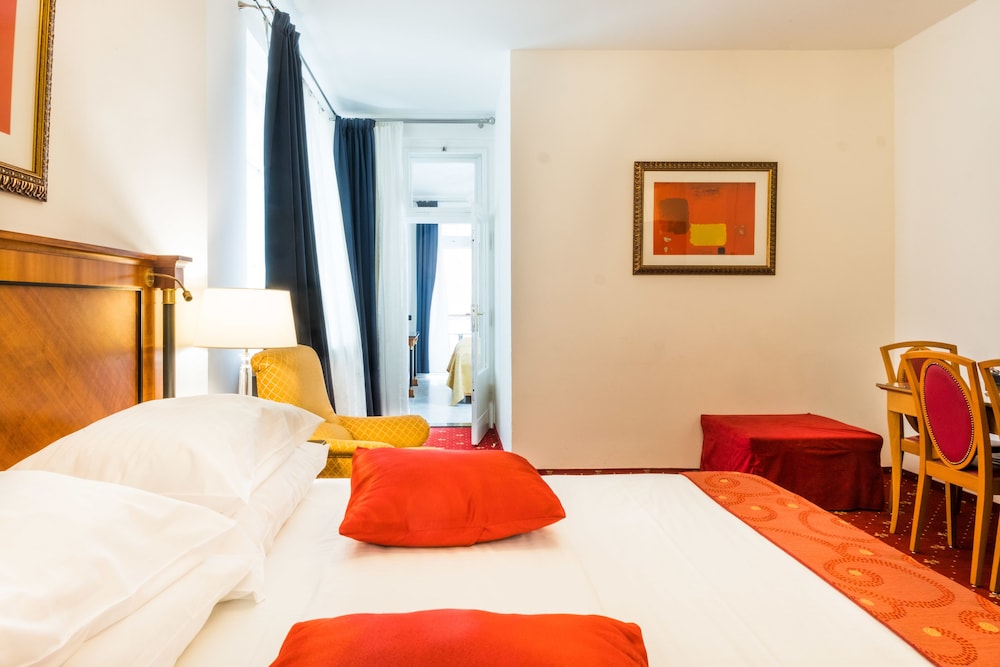 Hotel Leon D'oro 12/57
