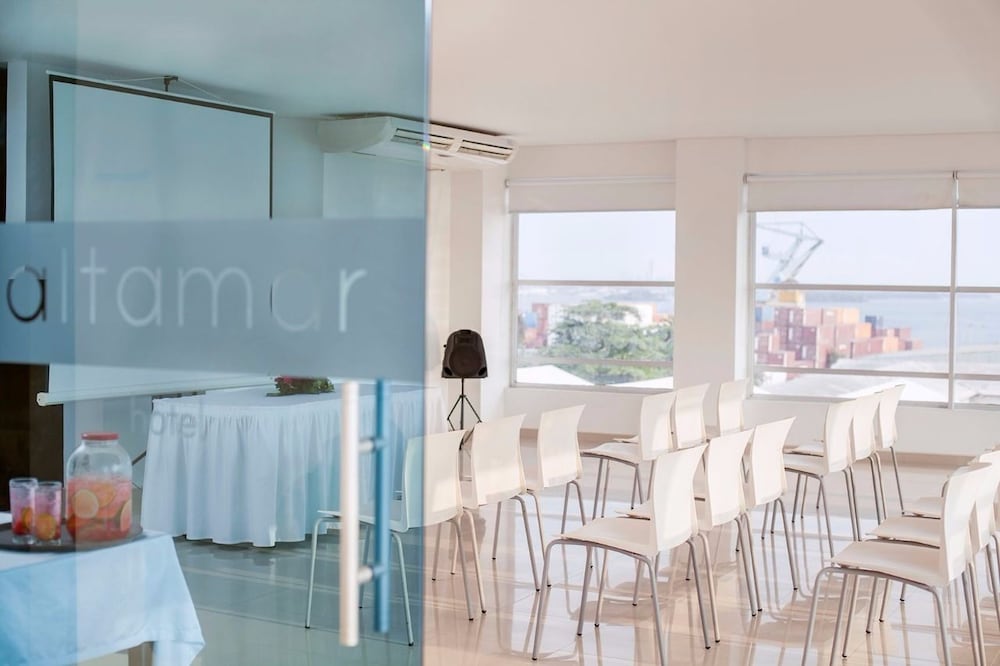 Hotel Altamar 18/40