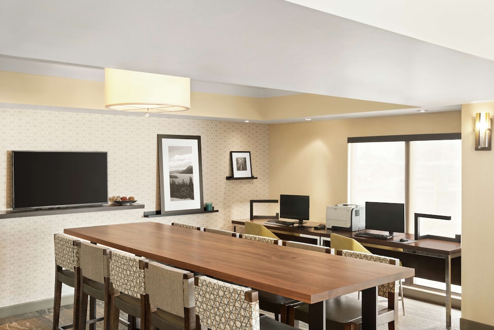 Hampton Inn Portland Airport 33/34