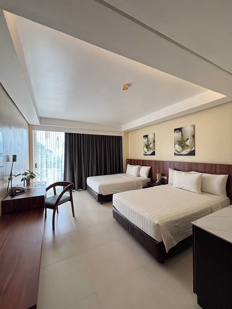 Ocean Suites Boutique Hotel 28/66