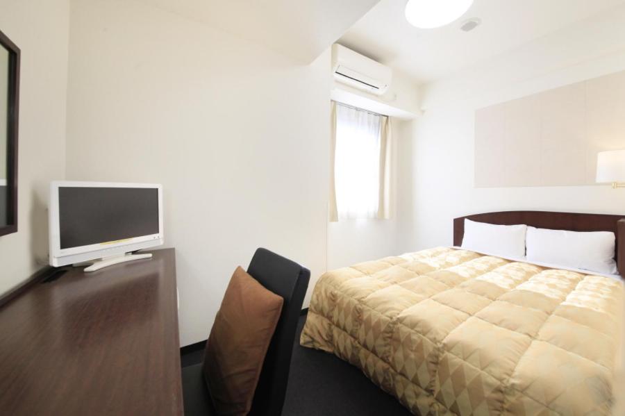 ROOM, DOUBLE BED, SMOKING