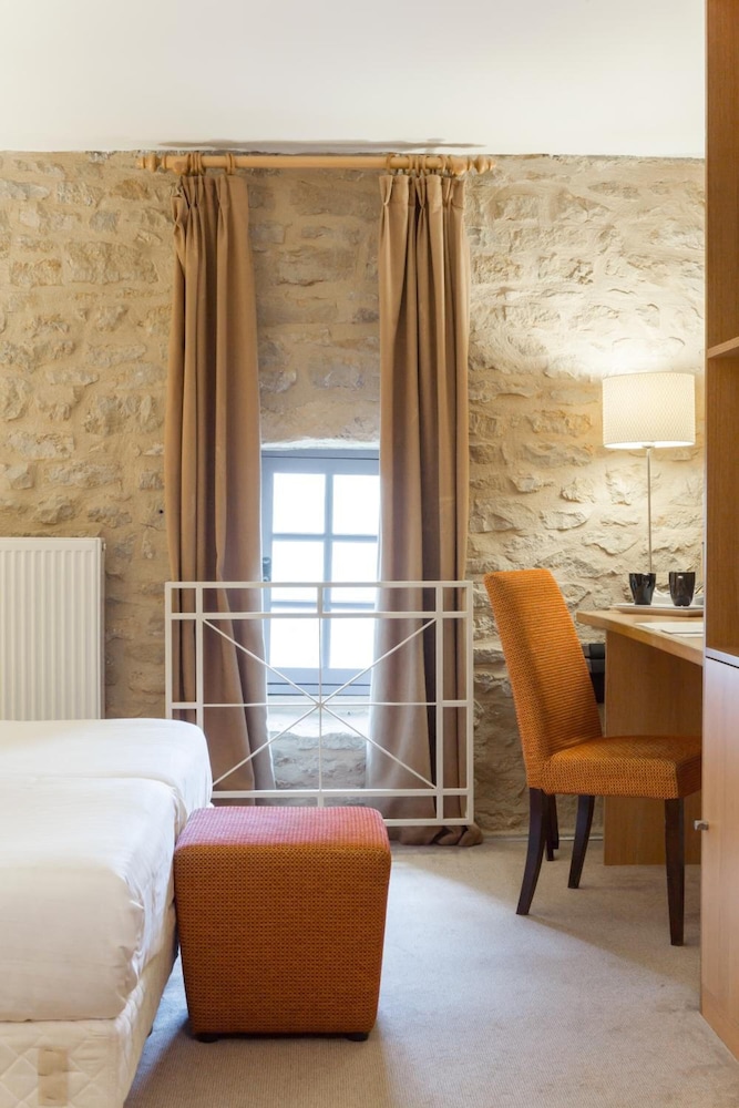 Hotel Le Chateau Fort 42/70