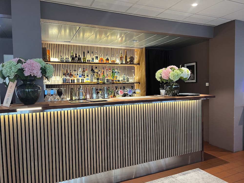 Hotel Bifrost 6/50