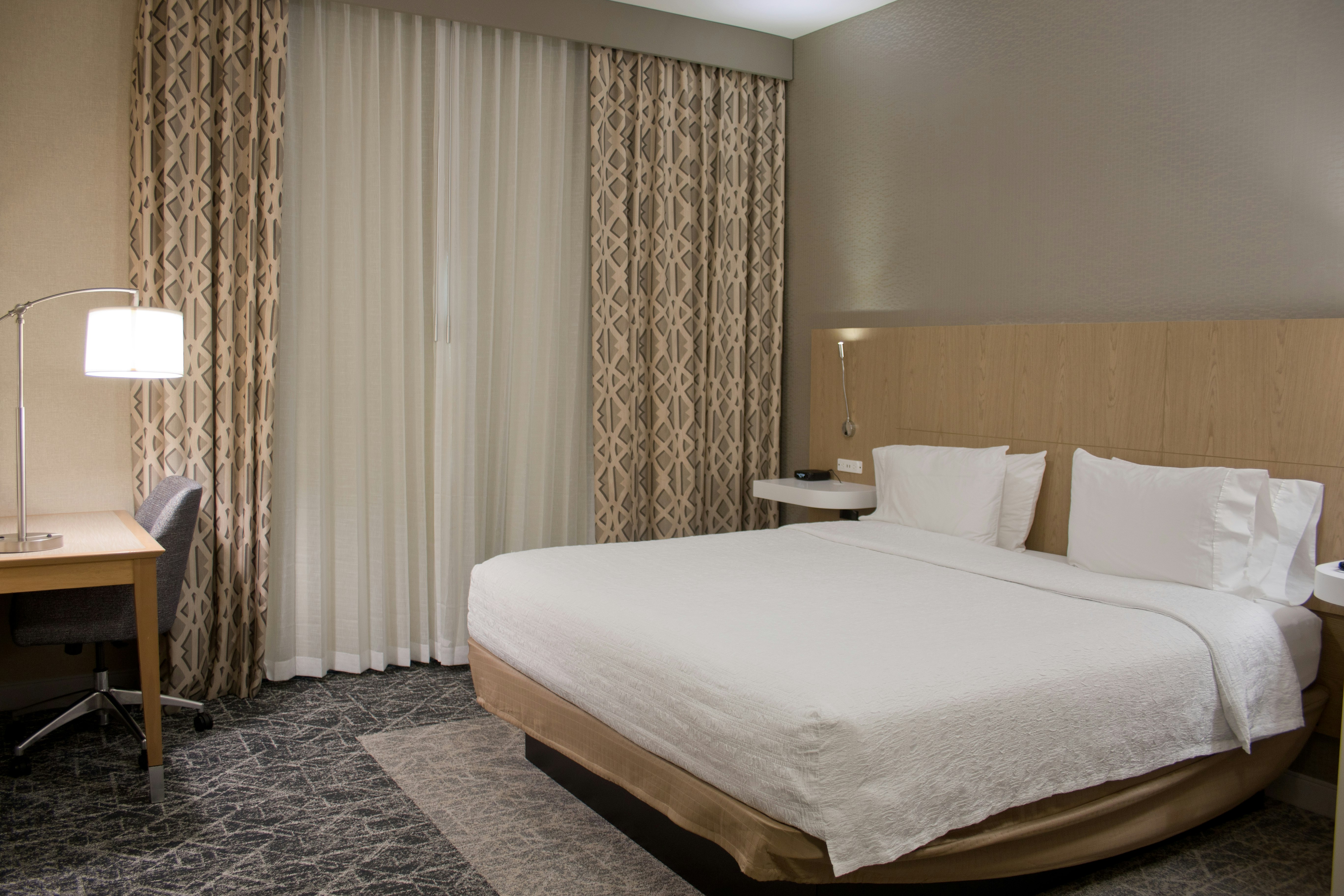 ROOM, KING BED, ACCESSIBLE