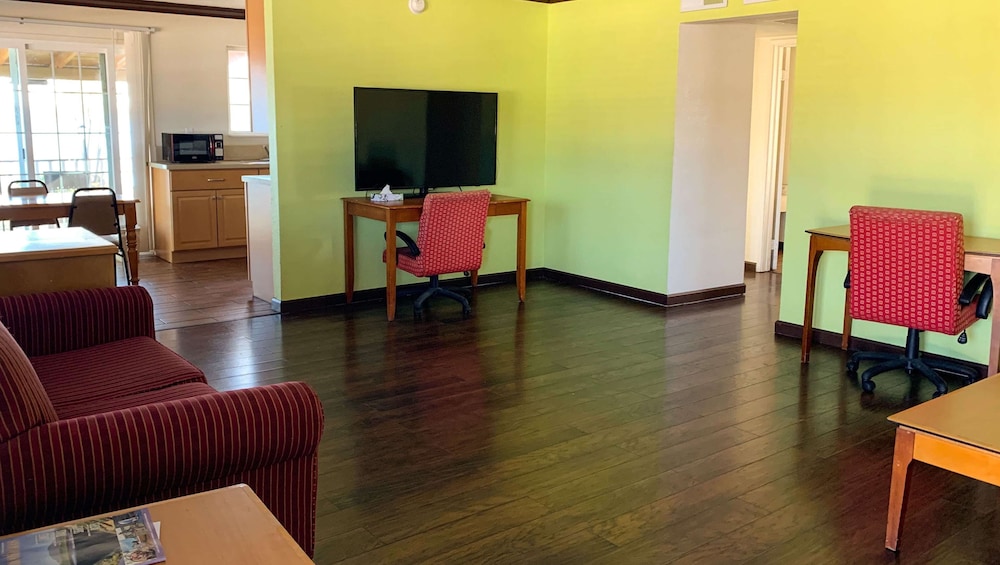 Anchorage Inn Motel 23/36